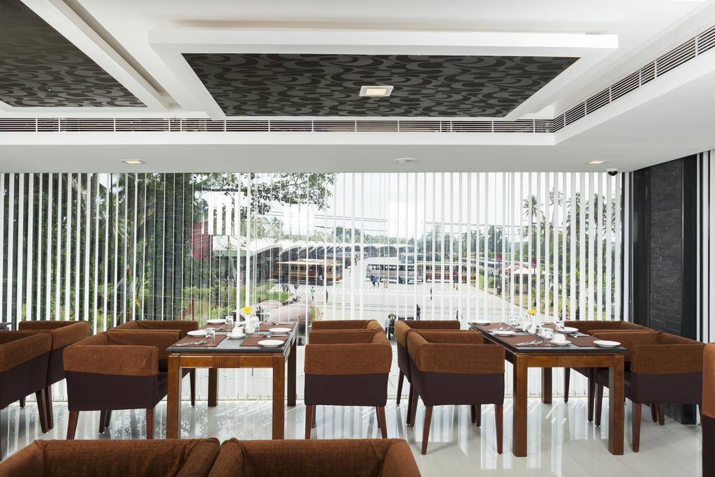 Abaam Cochin Hotel Kochi Bagian luar foto