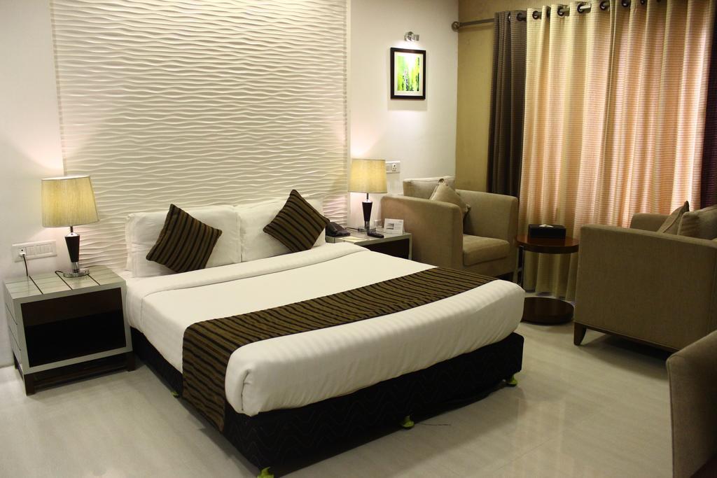 Abaam Cochin Hotel Kochi Bagian luar foto