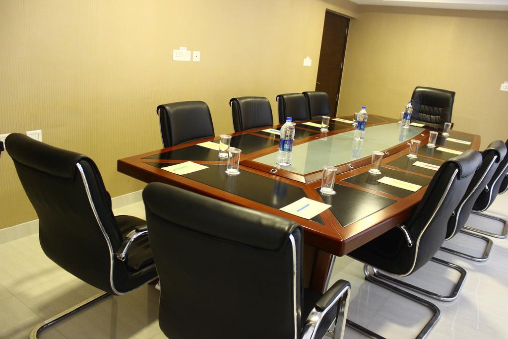 Abaam Cochin Hotel Kochi Bagian luar foto