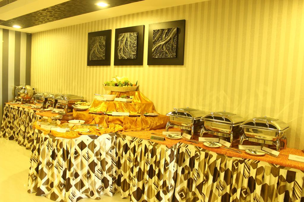 Abaam Cochin Hotel Kochi Bagian luar foto