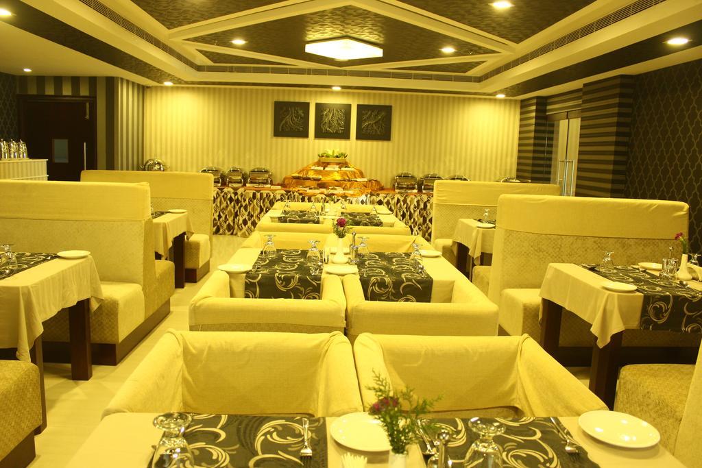Abaam Cochin Hotel Kochi Bagian luar foto