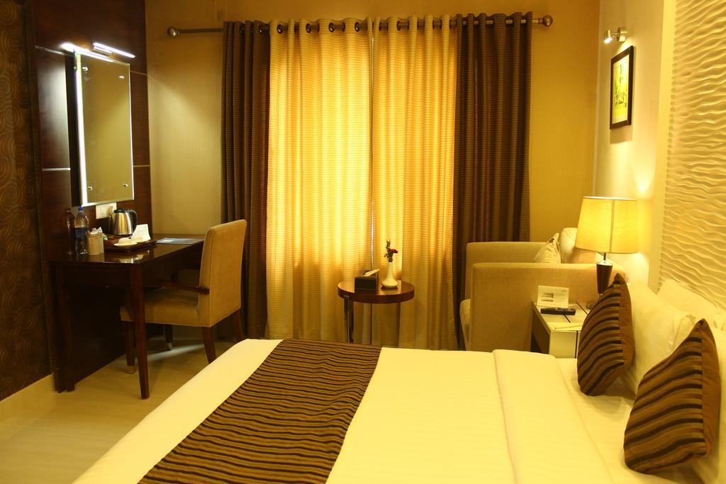 Abaam Cochin Hotel Kochi Bagian luar foto