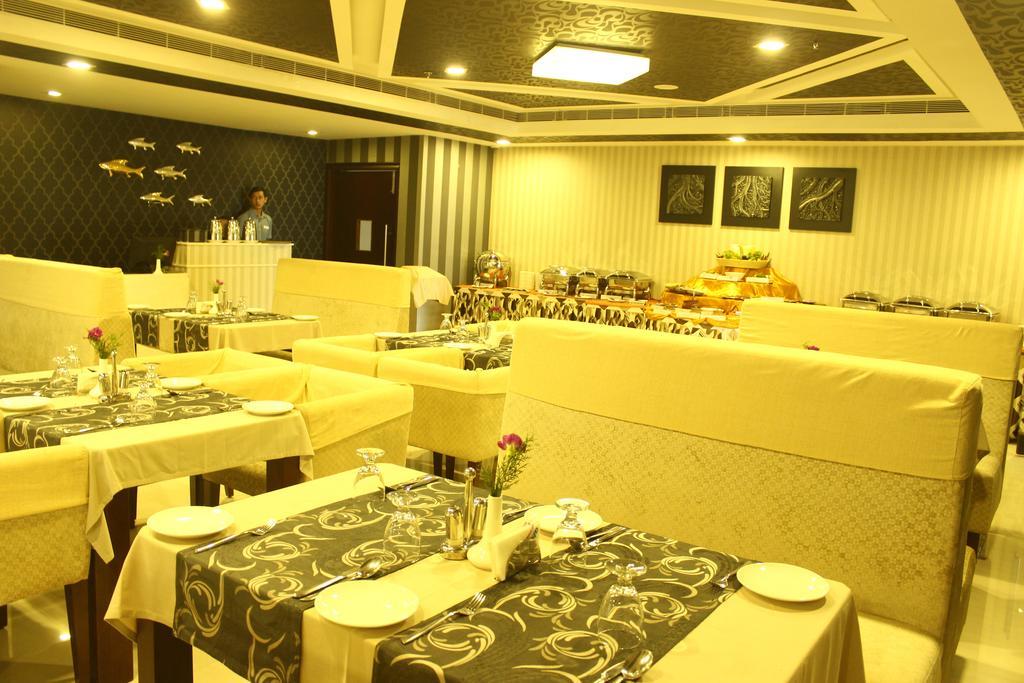 Abaam Cochin Hotel Kochi Bagian luar foto