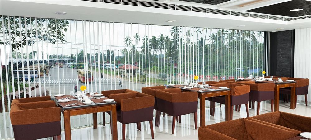 Abaam Cochin Hotel Kochi Bagian luar foto