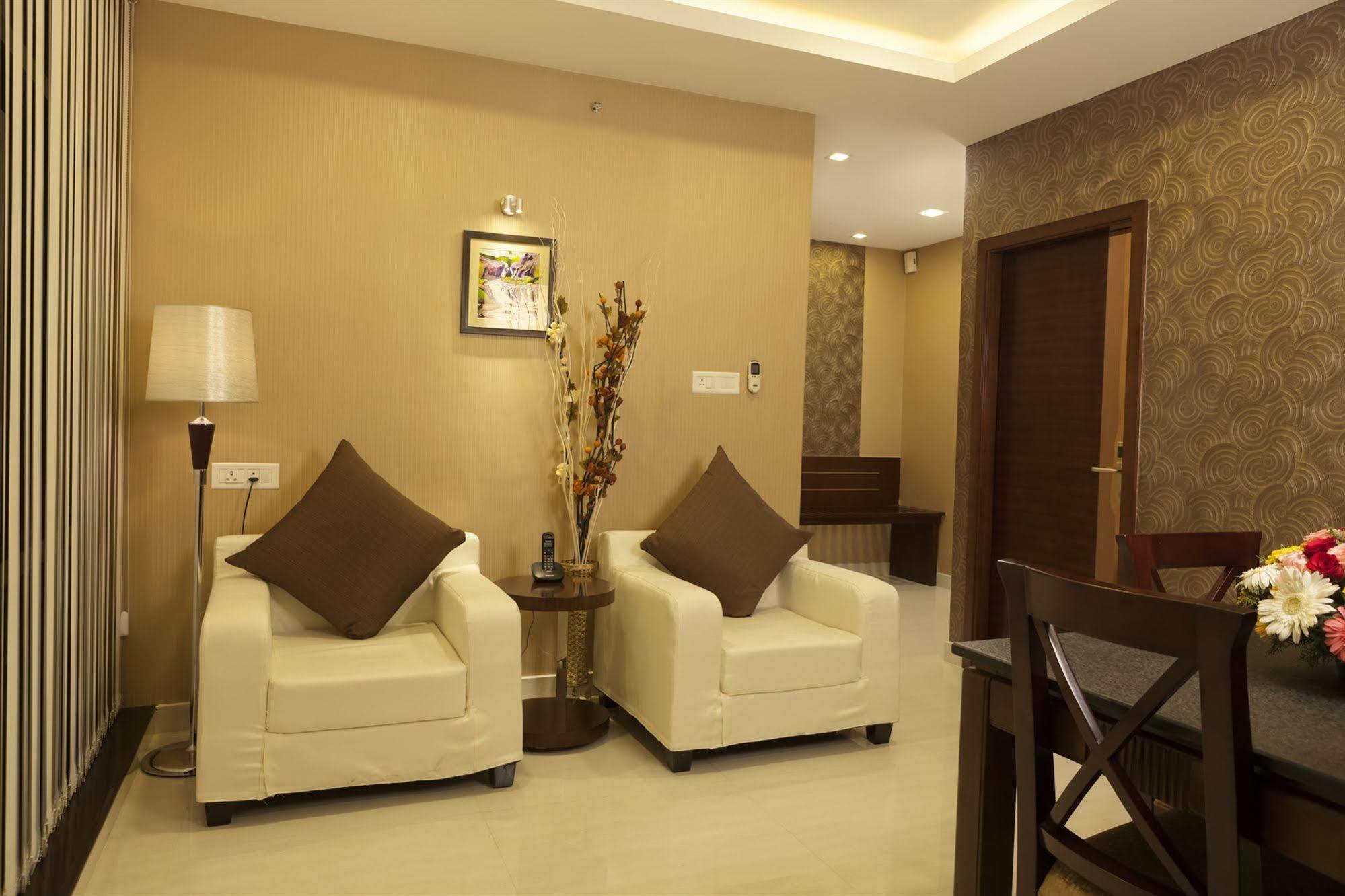Abaam Cochin Hotel Kochi Bagian luar foto